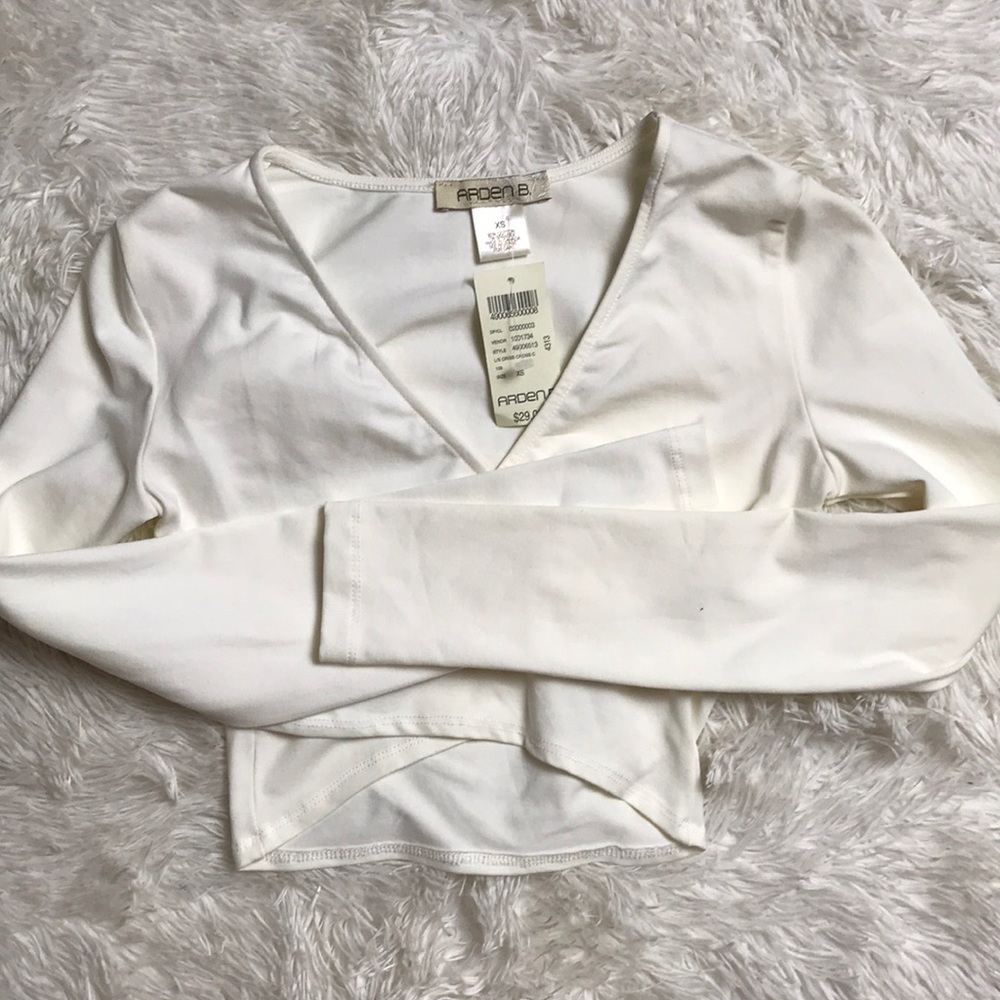 🎉Sale🎊 Arden B. Crop Top - Picture 2 of 14